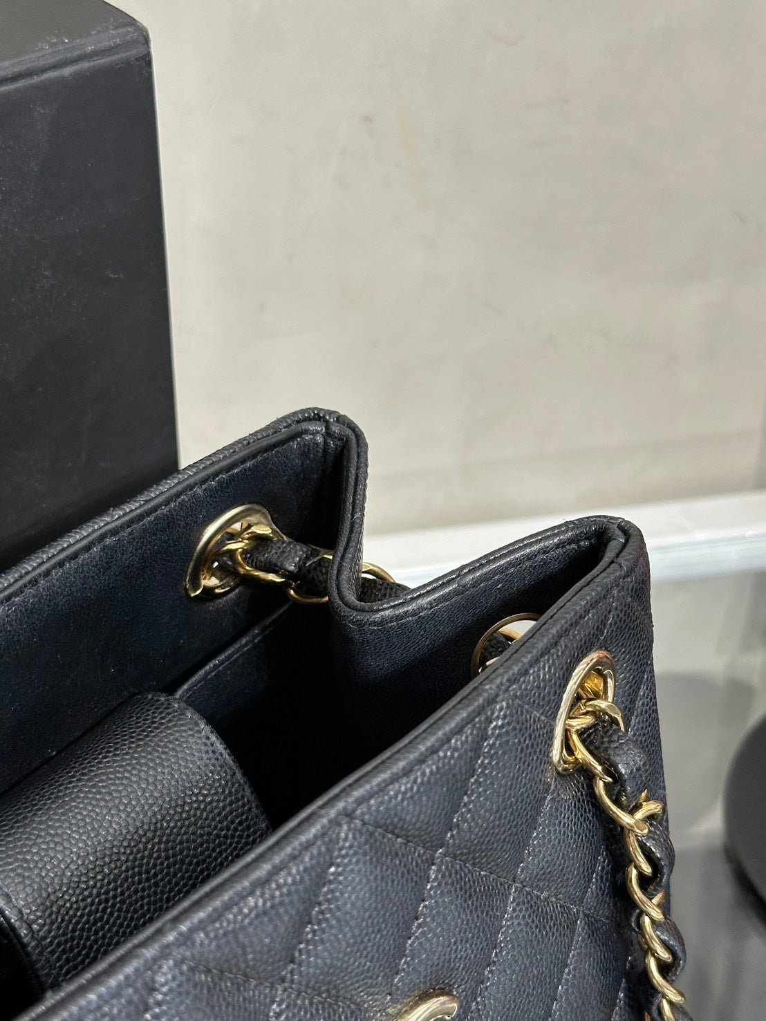 CHANEL Mini Tote粒面牛皮水桶包 - 黑金
