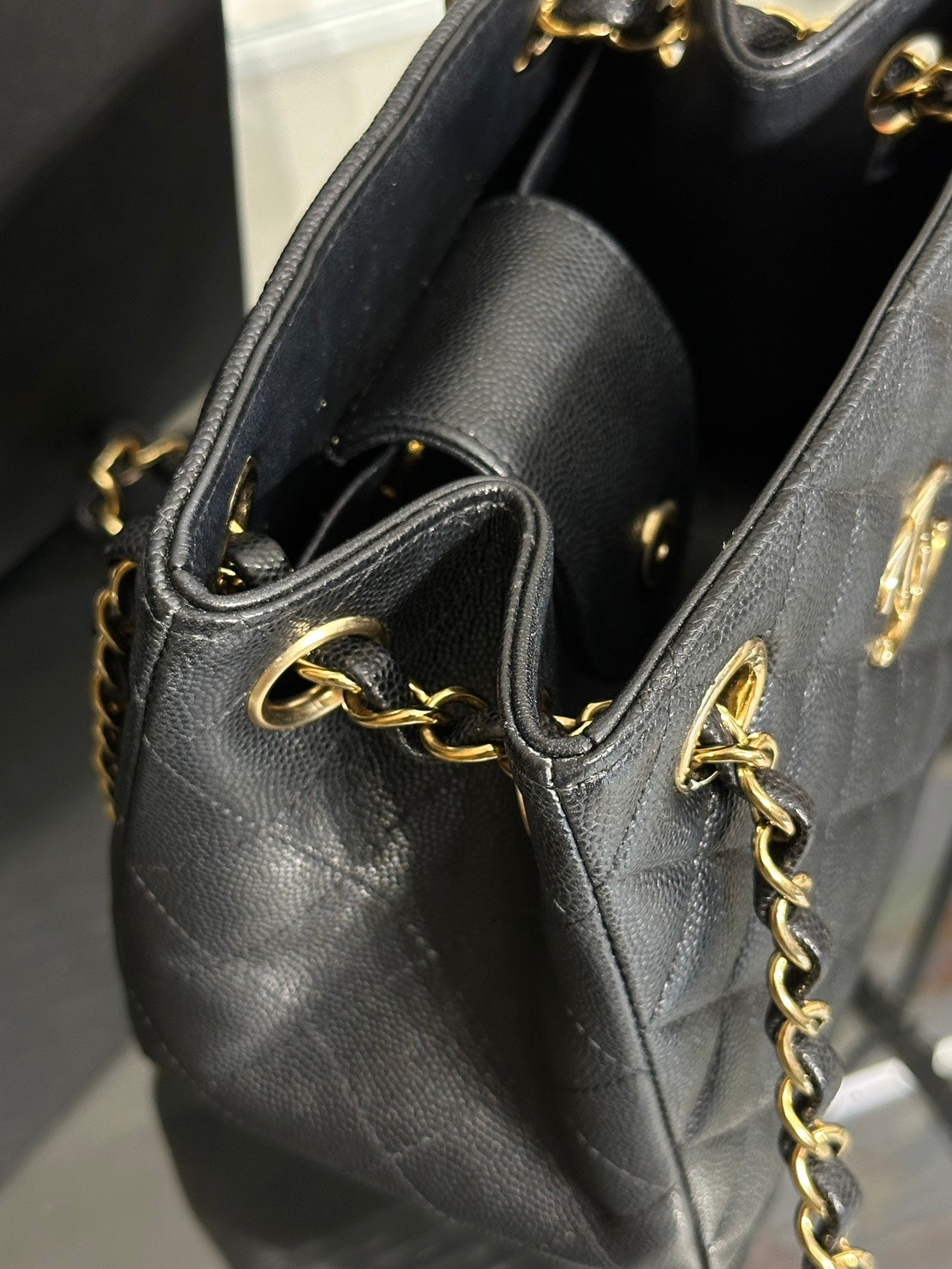 CHANEL Mini Tote粒面牛皮水桶包 - 黑金