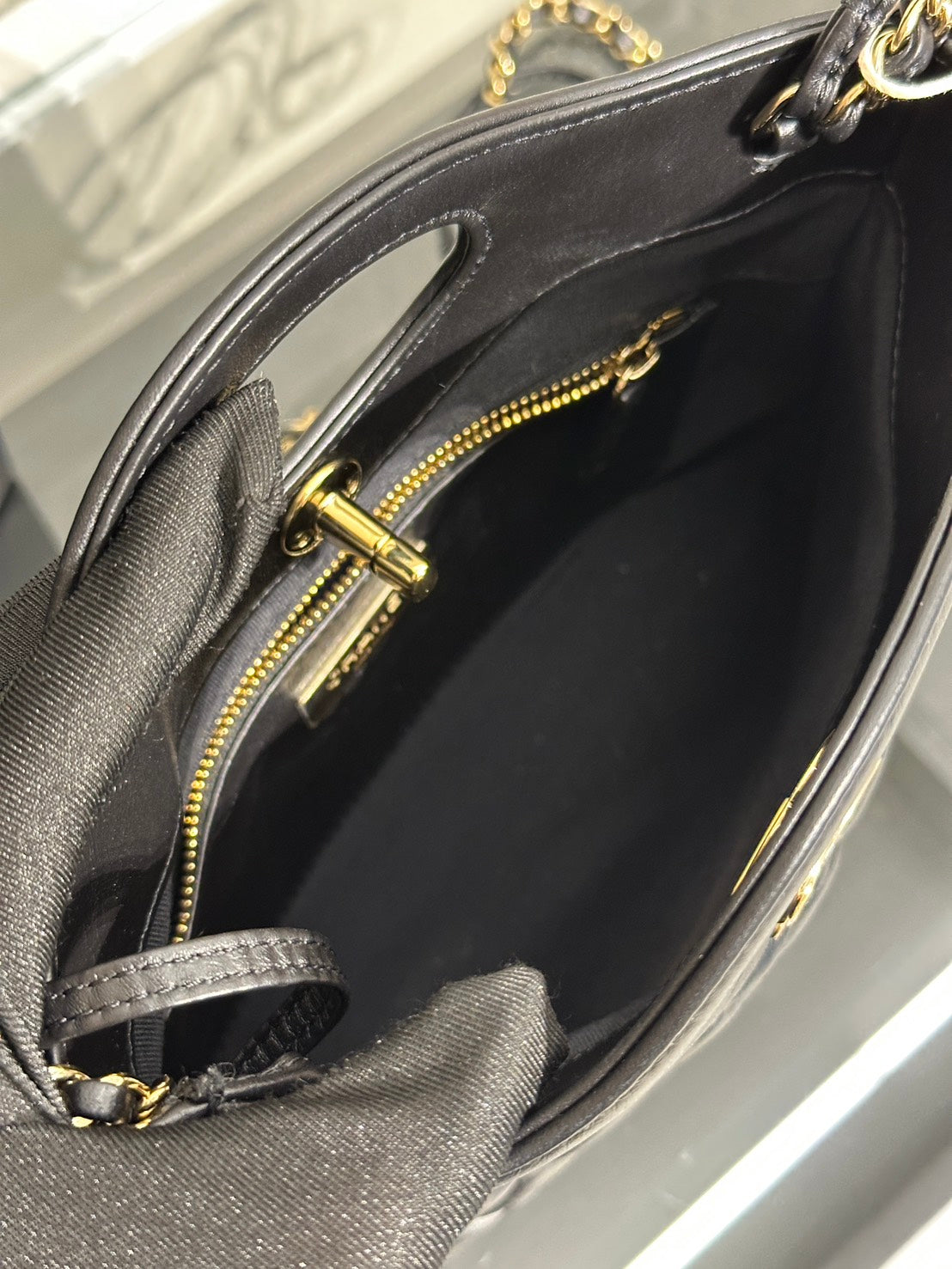 CHANEL 31 Mini Bag - 黑金