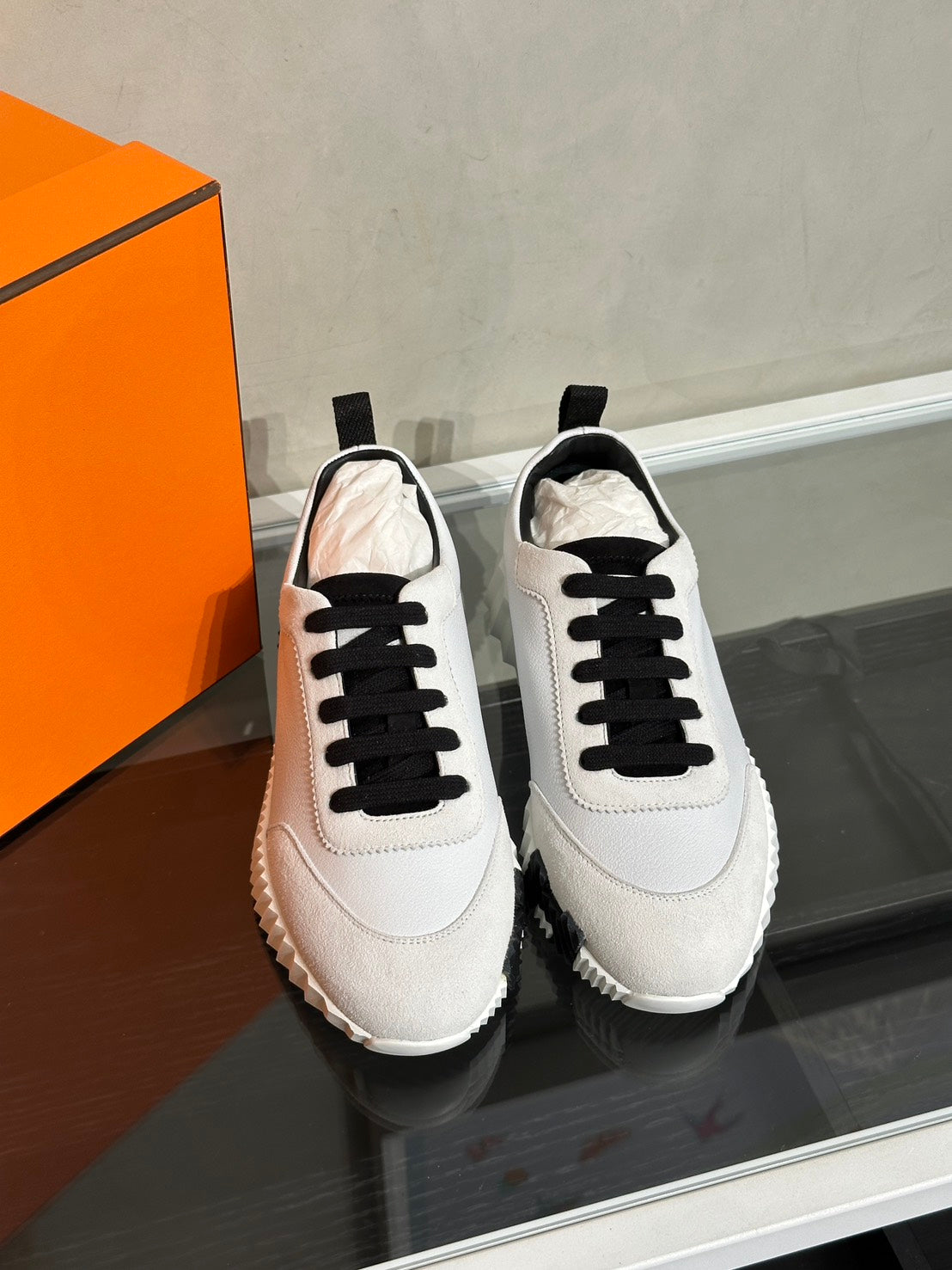 HERMES Bouncing小牛皮休閒鞋 - 白拚黑H