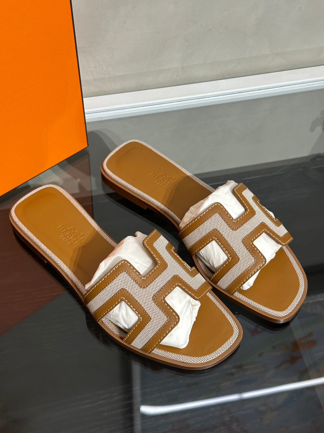 HERMES Oran拖鞋 - 榛果/米 34.5
