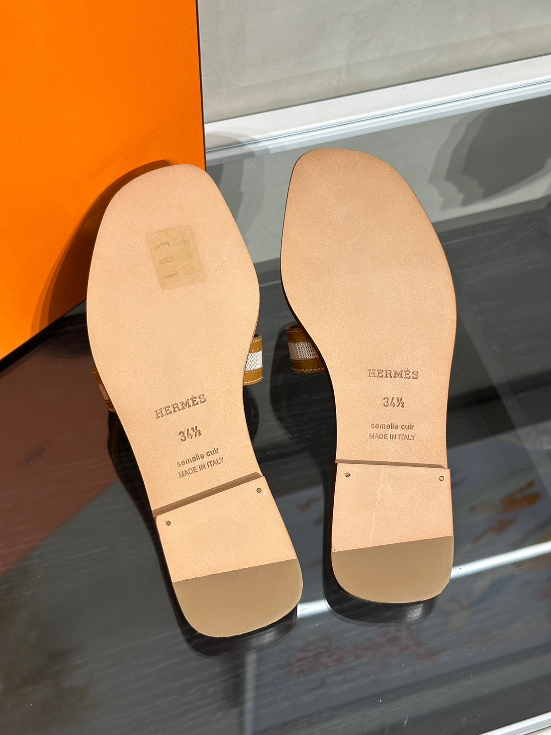 HERMES Oran拖鞋 - 榛果/米 34.5