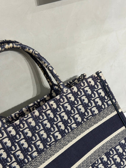DIOR 經典老花刺繡Tote - 中號深藍