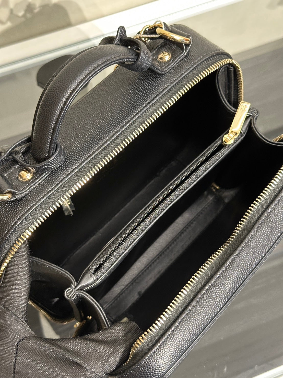 CHANEL Vanity Case相機包 - 中號黑金28開