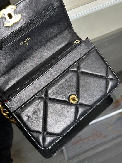 CHANEL 19 經典菱格紋雙色鍊WOC - 黑金