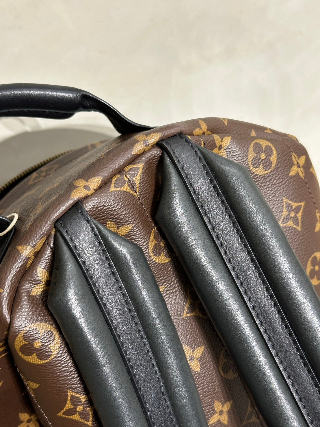 LOUIS VUITTON Palm Springs後背包 - MM