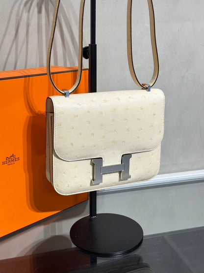 HERMES Mini Constance 19 - Craie 10 鴕鳥皮奶昔白銀 B