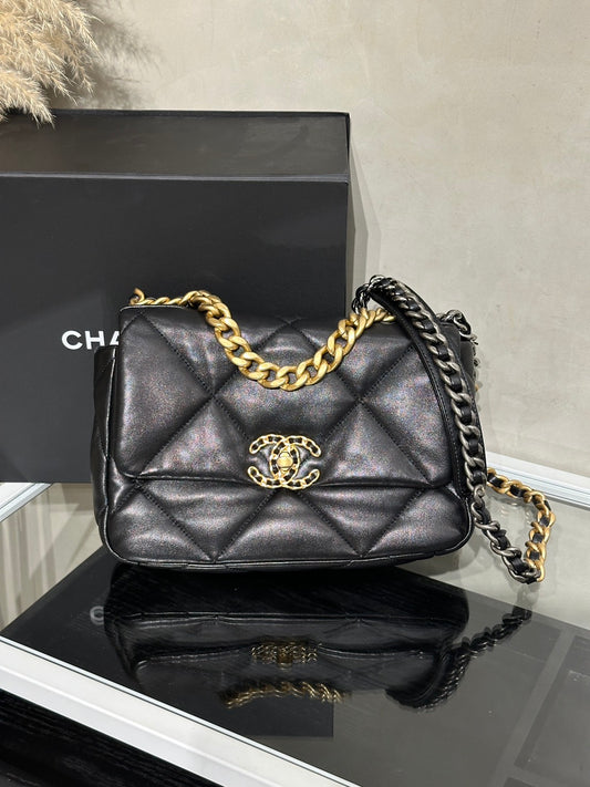 CHANEL 19 Bag 菱格紋羊皮手提肩背包 26 - 黑金