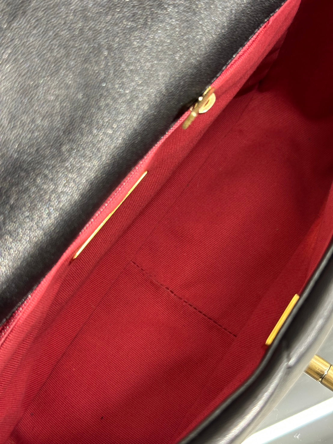 CHANEL 19 Bag 菱格紋羊皮手提肩背包 26 - 黑金
