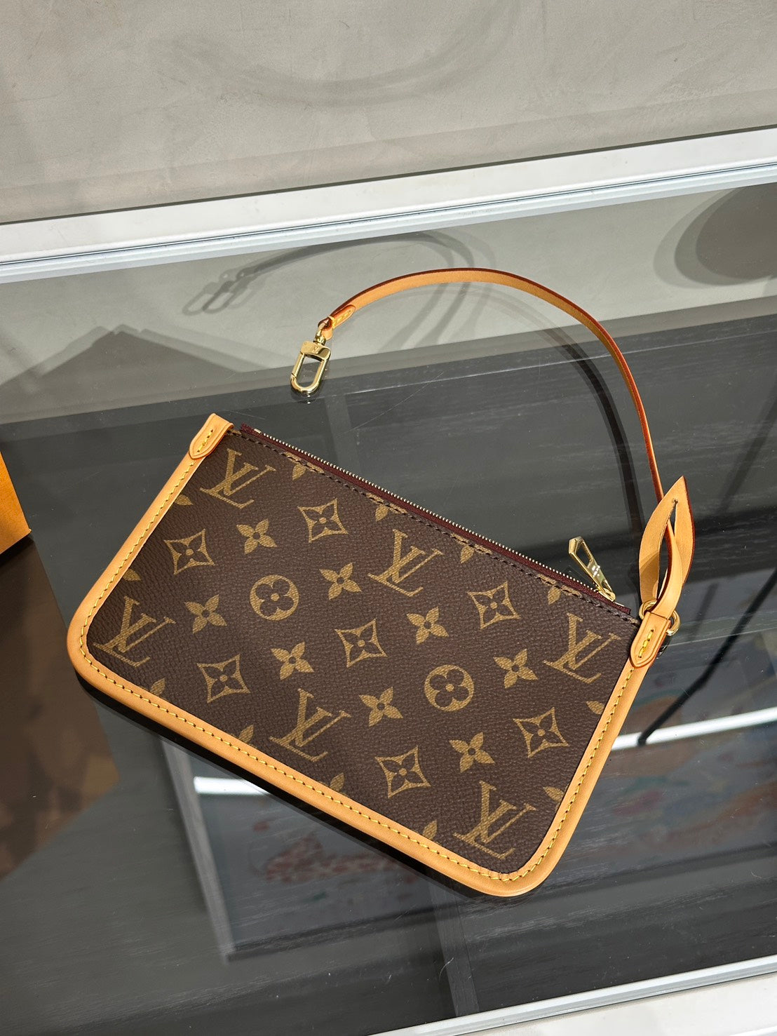 LOUIS VUITTON CarryAll - PM