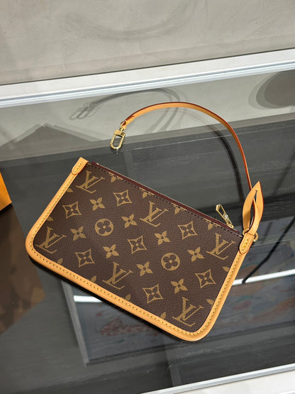 LOUIS VUITTON CarryAll - PM