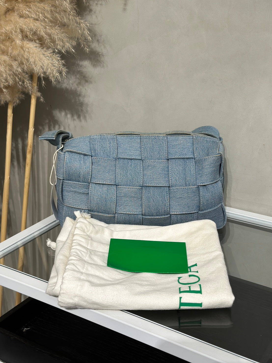 BOTTEGA VENETA Intrecciato Brick Cassette水洗丹寧單肩包