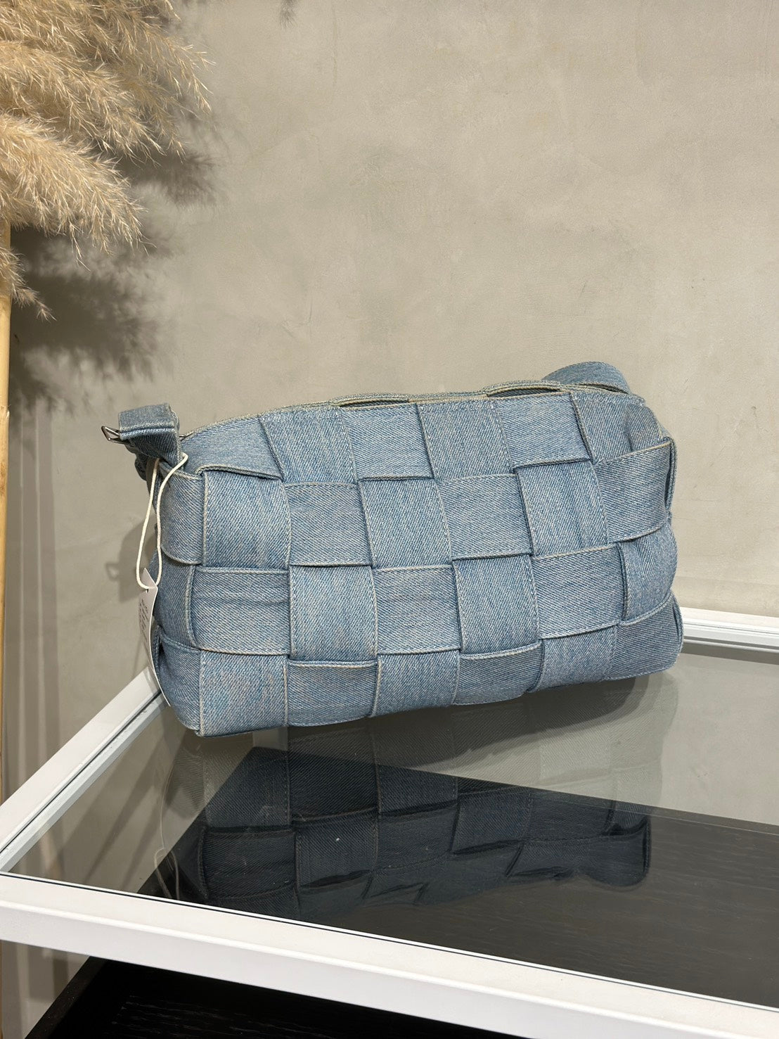BOTTEGA VENETA Intrecciato Brick Cassette水洗丹寧單肩包