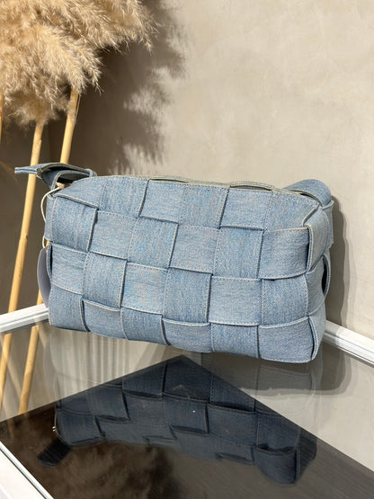 BOTTEGA VENETA Intrecciato Brick Cassette水洗丹寧單肩包