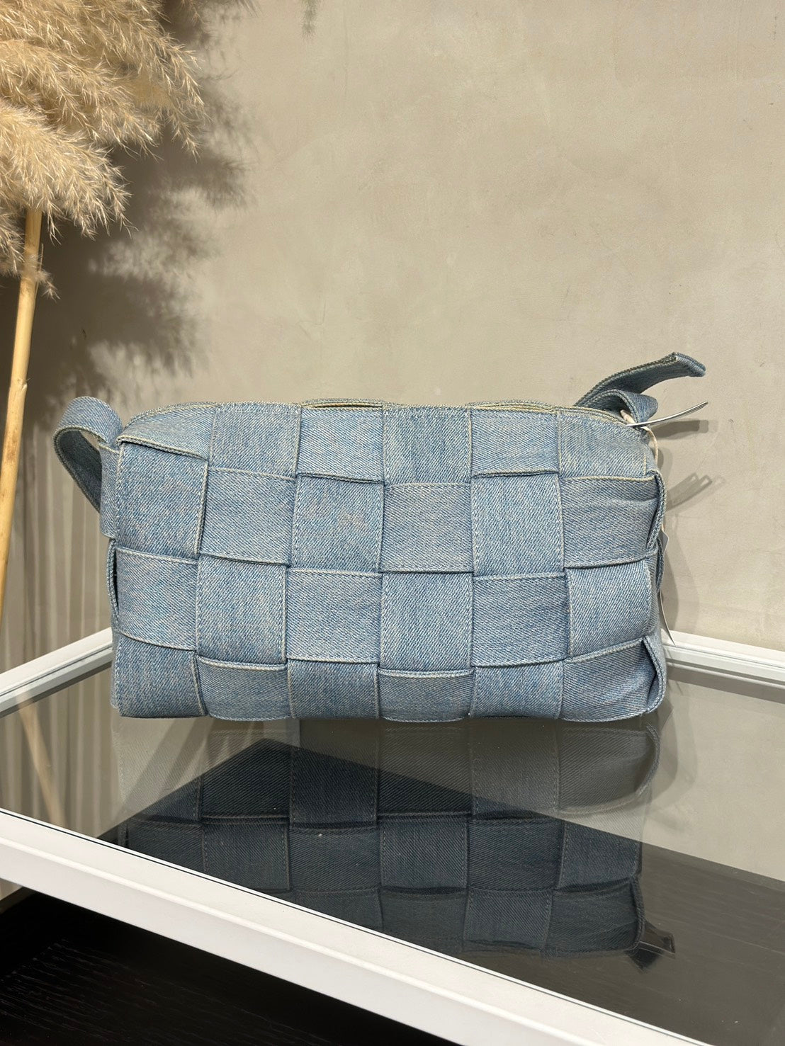 BOTTEGA VENETA Intrecciato Brick Cassette水洗丹寧單肩包