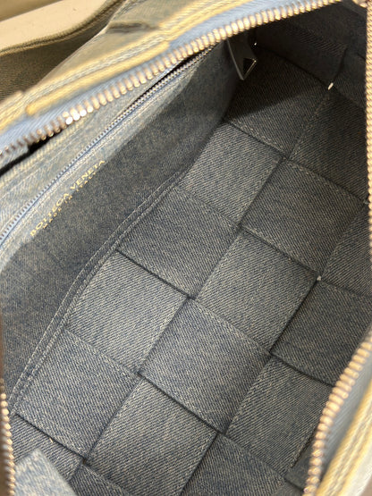 BOTTEGA VENETA Intrecciato Brick Cassette水洗丹寧單肩包