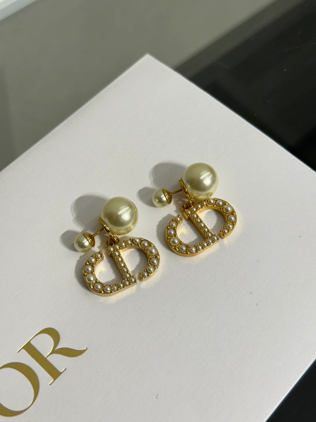 DIOR Tribales珍珠CD吊墜耳環