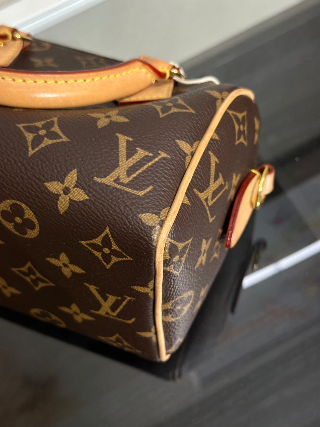 LOUIS VUITTON Speedy Bandouliere 20 - 黑邊背帶