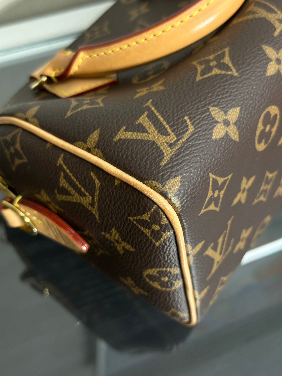 LOUIS VUITTON Speedy Bandouliere 20 - 黑邊背帶
