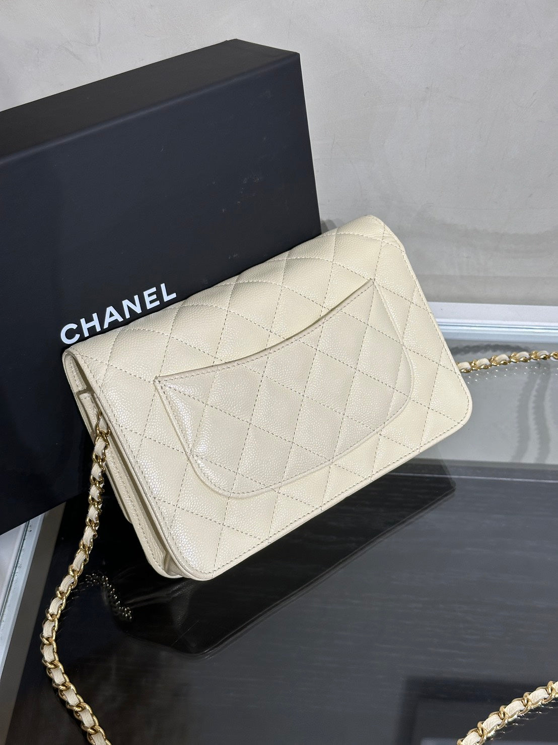 CHANEL 26C粒面牛皮WOC - 淺米金