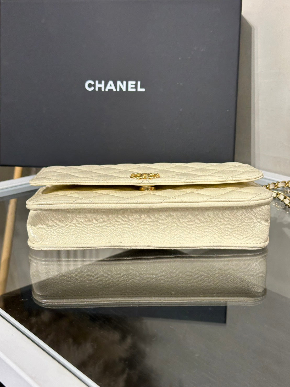 CHANEL 26C粒面牛皮WOC - 淺米金