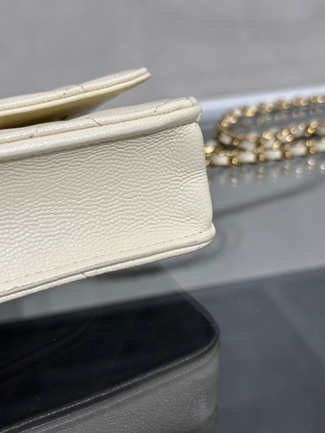 CHANEL 26C粒面牛皮WOC - 淺米金