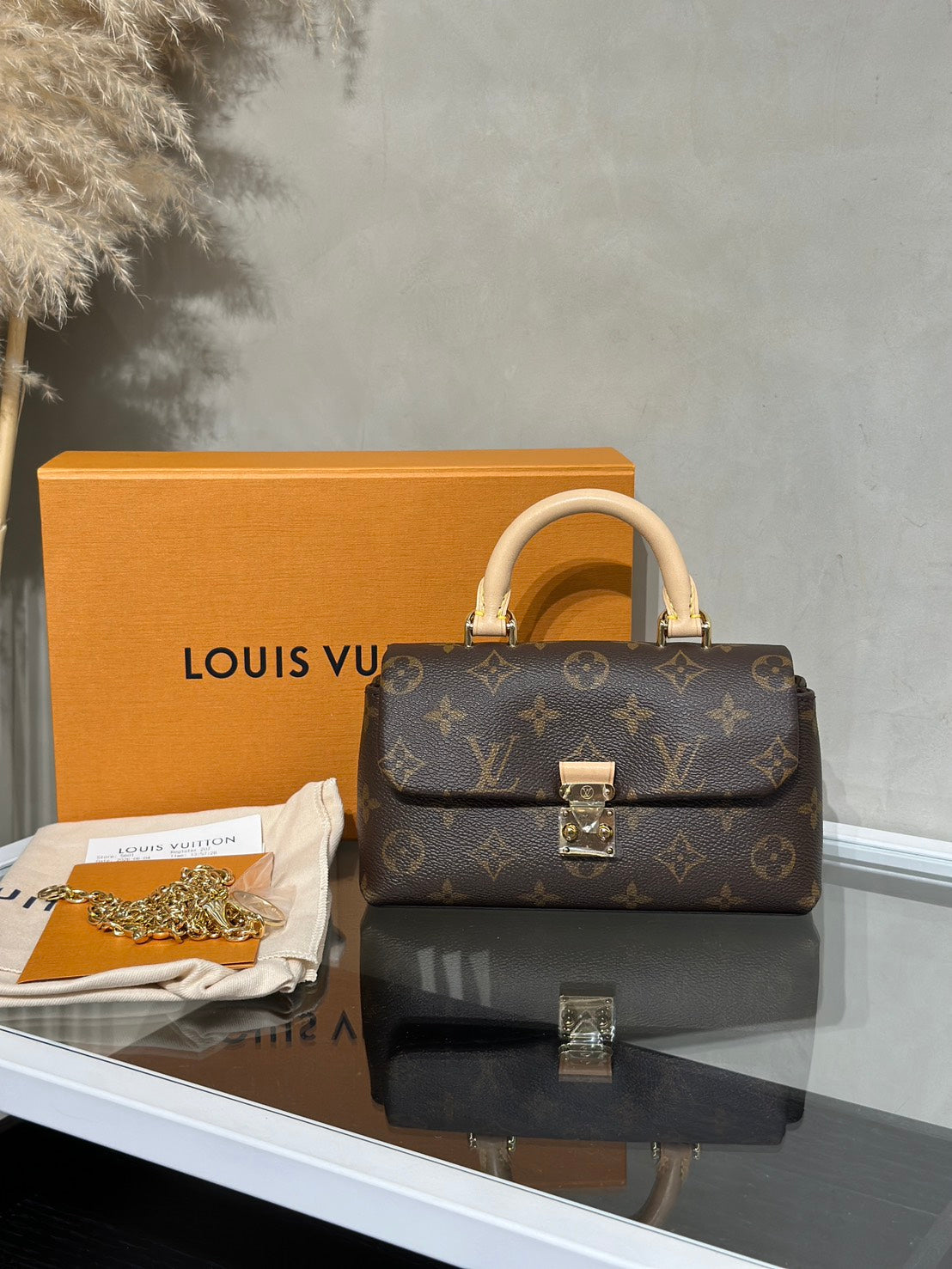 LOUIS VUITTON Nano Madeleine郵差包 - 老花