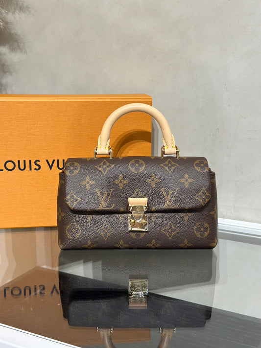LOUIS VUITTON Nano Madeleine郵差包 - 老花