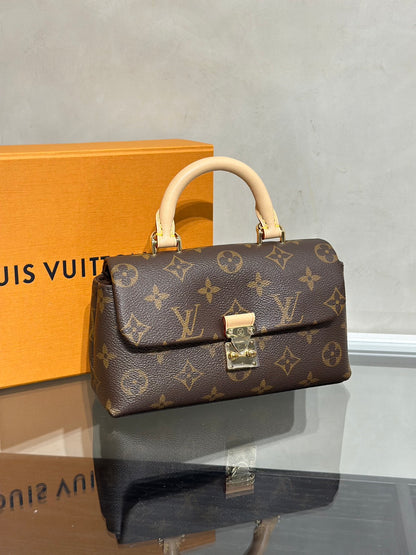 LOUIS VUITTON Nano Madeleine郵差包 - 老花