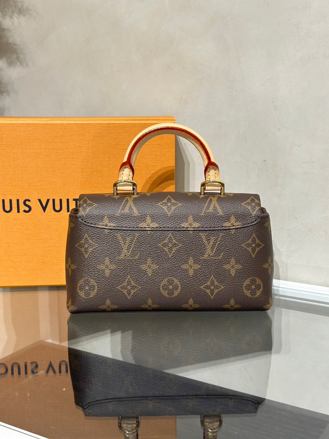 LOUIS VUITTON Nano Madeleine郵差包 - 老花