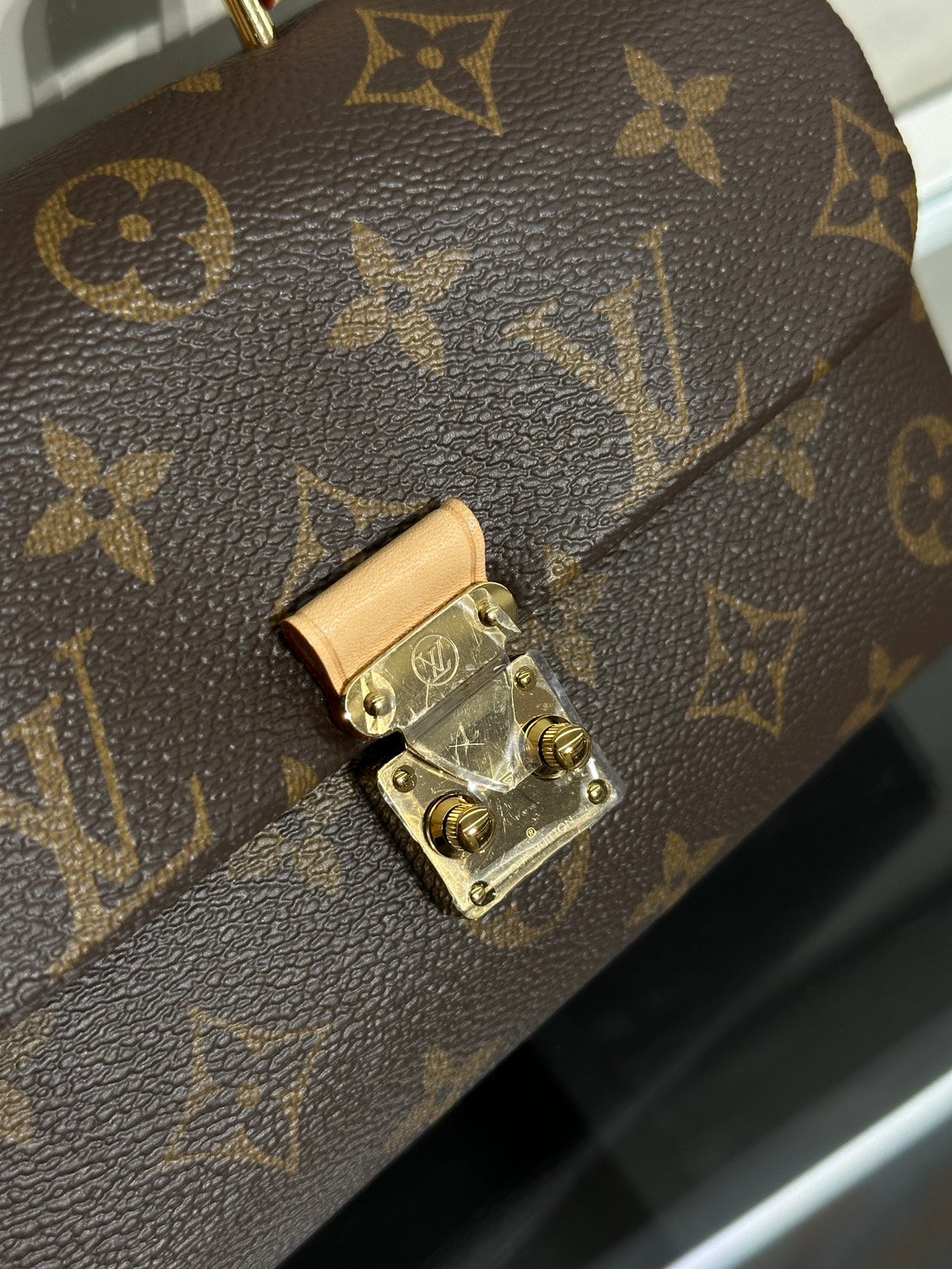 LOUIS VUITTON Nano Madeleine郵差包 - 老花