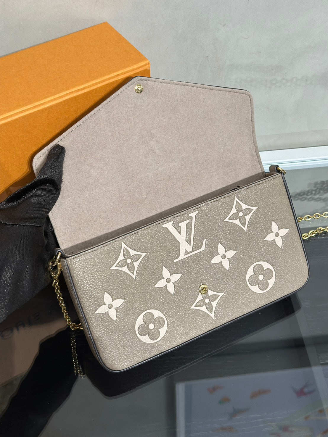 LOUIS VUITTON Felicie Pochette三合一信封包 - 斑鳩灰