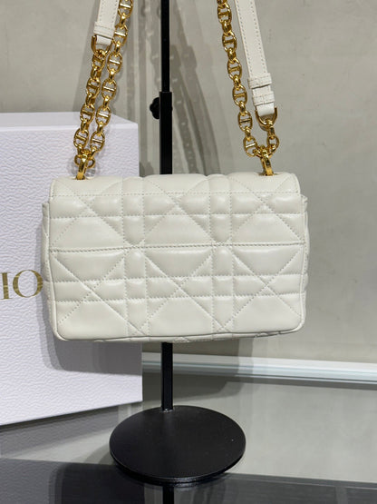 DIOR Caro藤格紋斜背包 - 小號白金