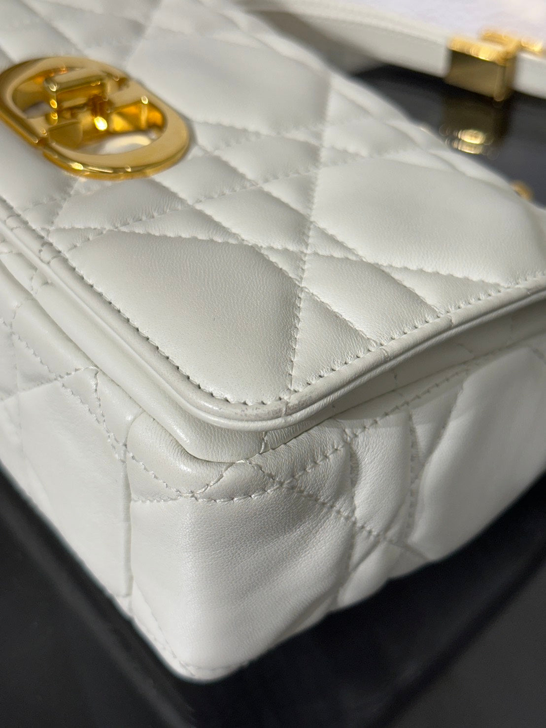 DIOR Caro藤格紋斜背包 - 小號白金