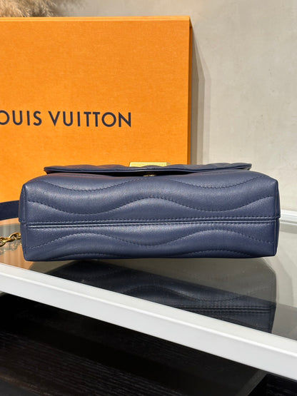 LOUIS VUITTON New Wave - 深藍金