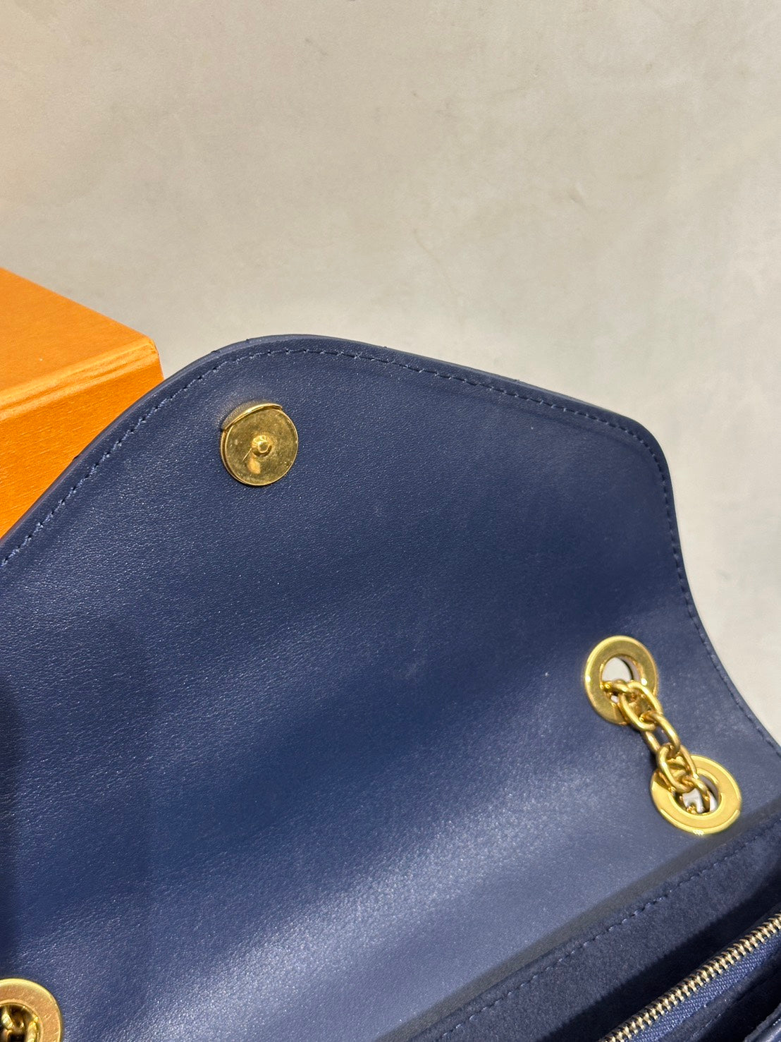 LOUIS VUITTON New Wave - 深藍金