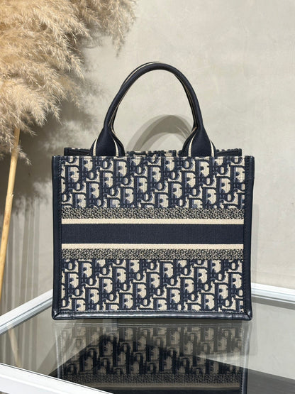 DIOR 刺繡老花背帶款Tote - 小號深藍