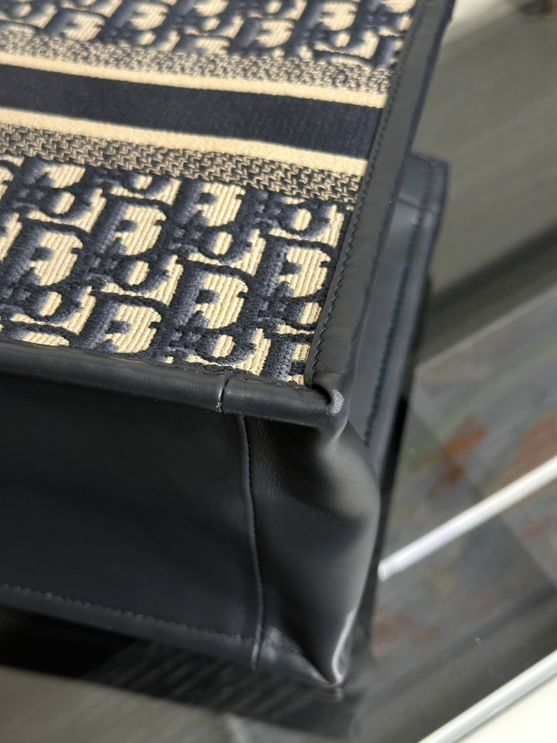 DIOR 刺繡老花背帶款Tote - 小號深藍
