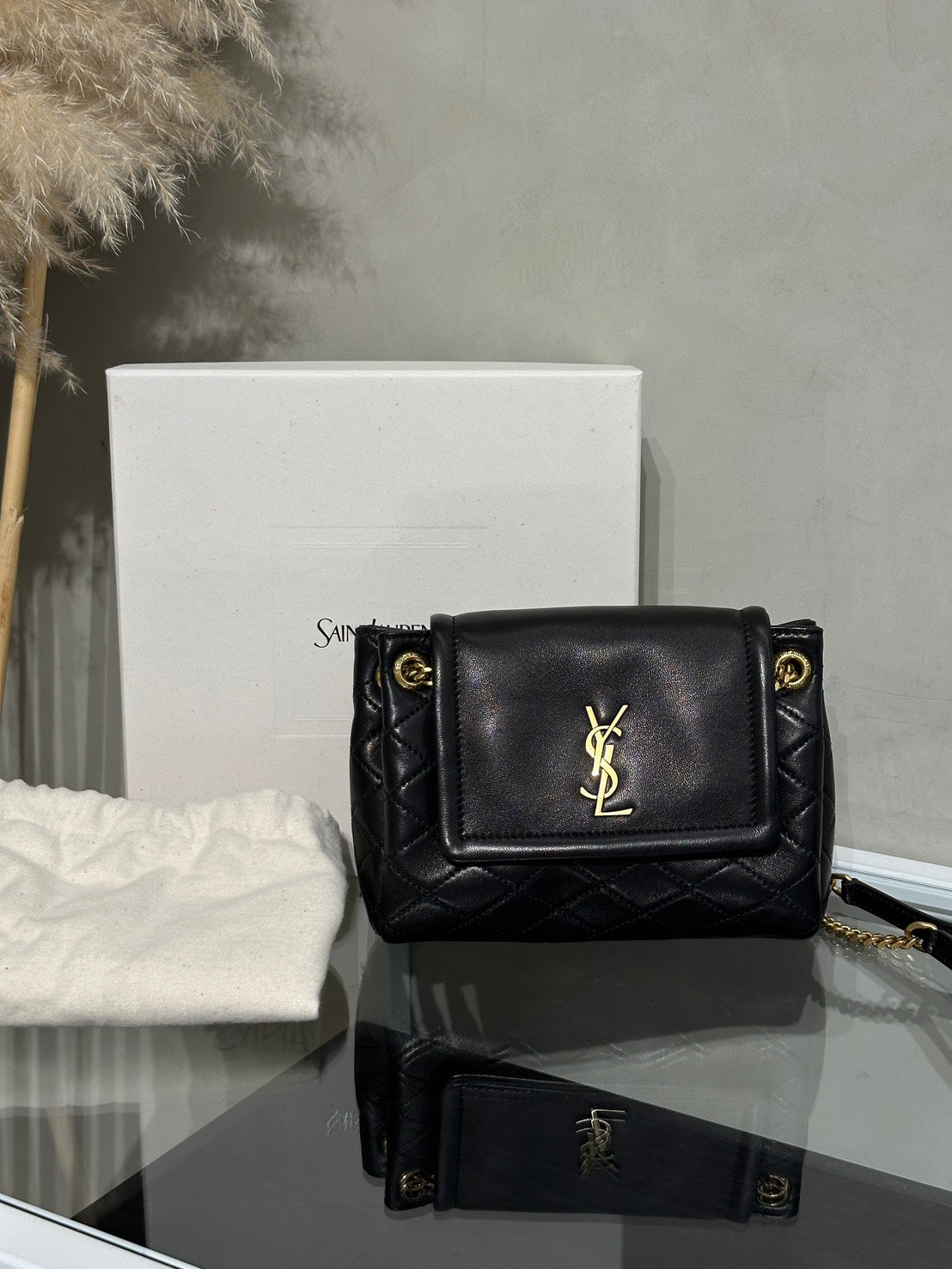 YSL Mini Nolita羊皮斜背包 - 黑金