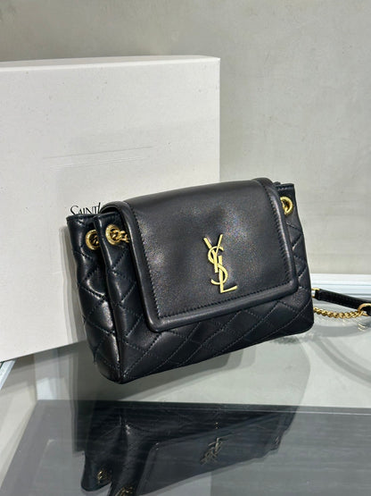 YSL Mini Nolita羊皮斜背包 - 黑金