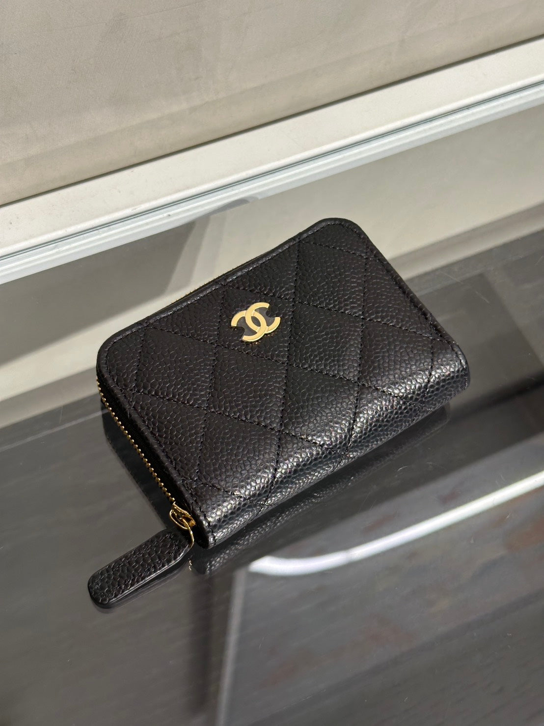 CHANEL 經典粒面牛皮拉鍊零錢包 - 黑金