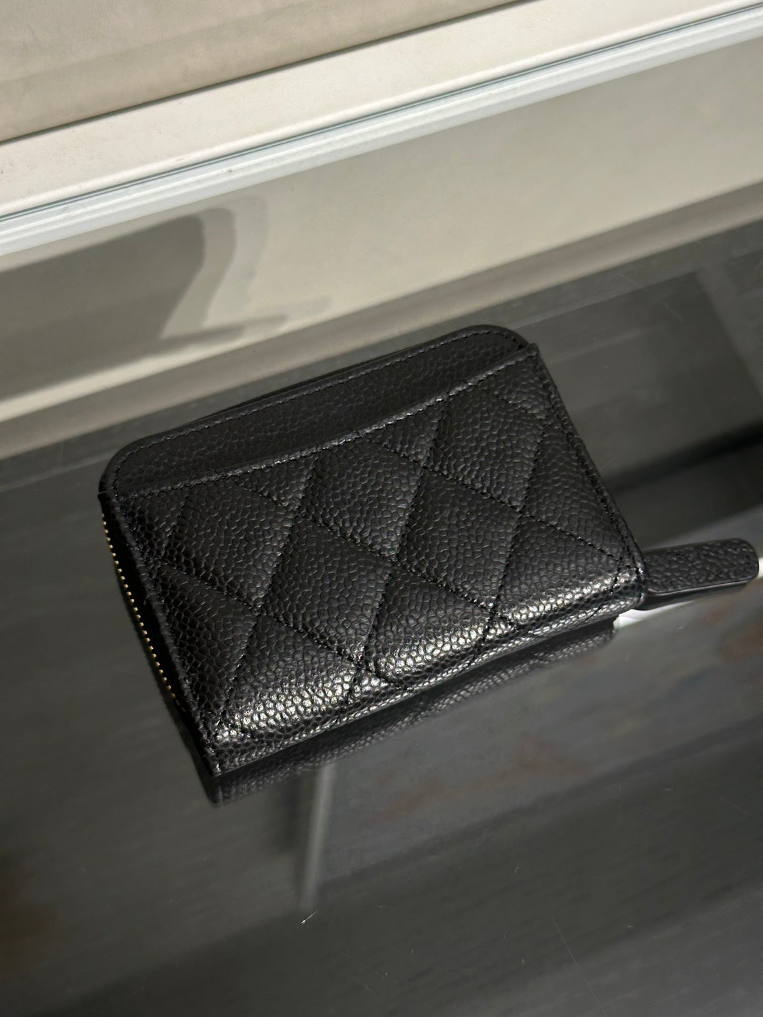 CHANEL 經典粒面牛皮拉鍊零錢包 - 黑金