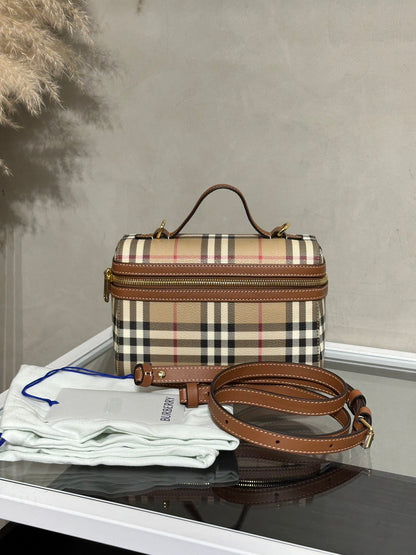 BURBERRY 經典格紋斜背化妝包 - 棕