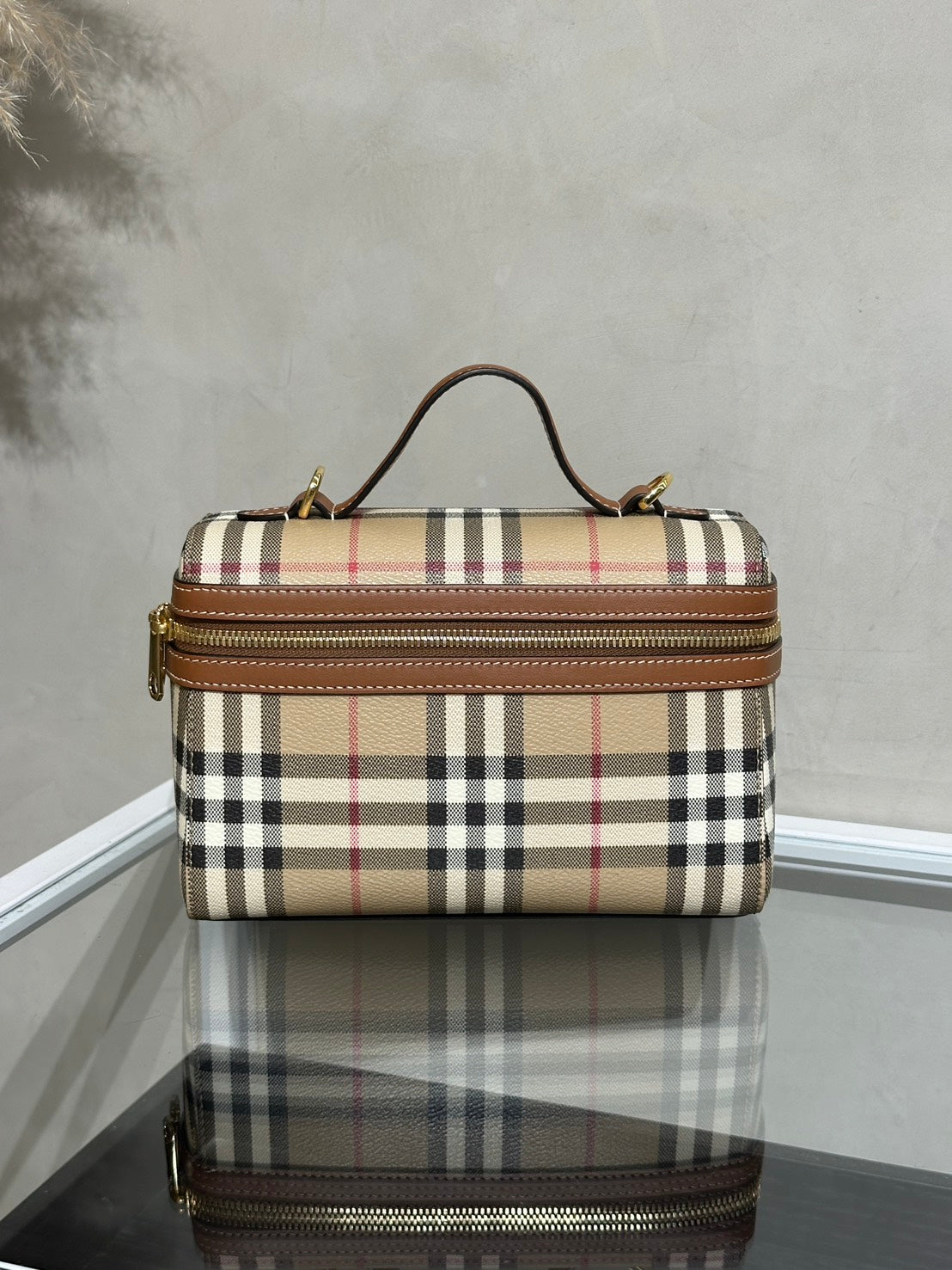 BURBERRY 經典格紋斜背化妝包 - 棕