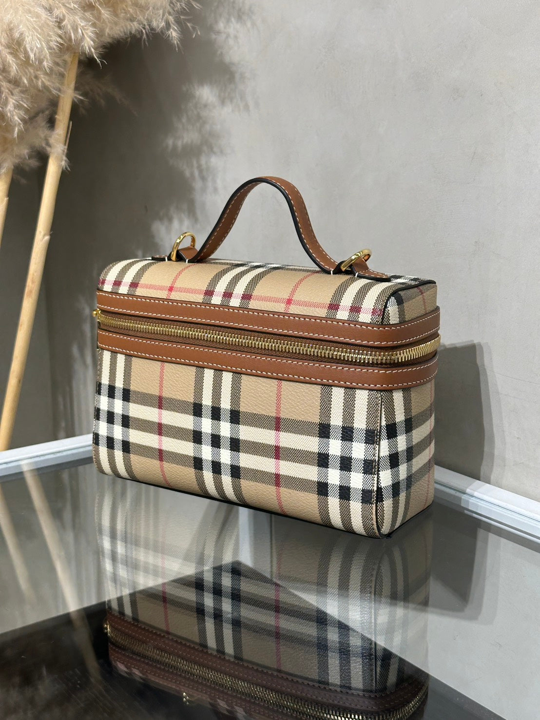 BURBERRY 經典格紋斜背化妝包 - 棕