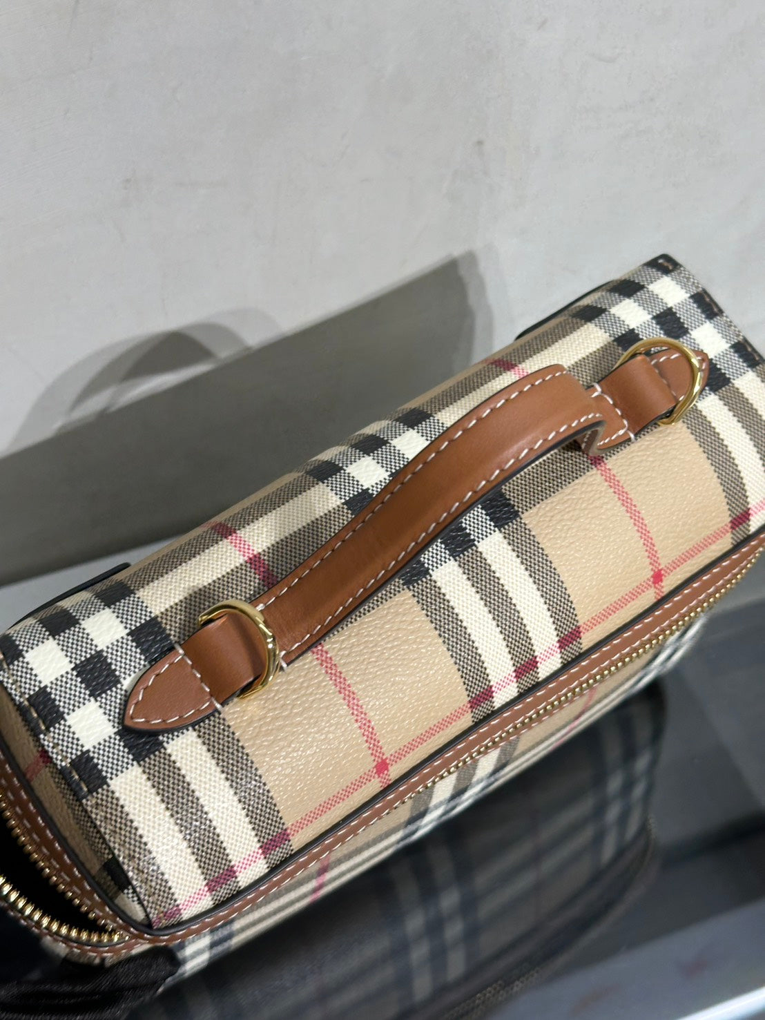 BURBERRY 經典格紋斜背化妝包 - 棕