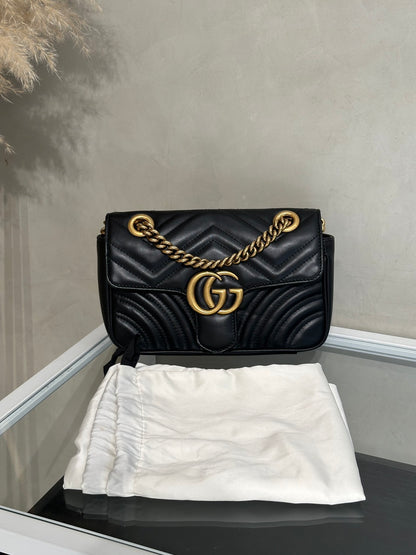 GUCCI Marmont Matelasse斜背包 - 22迷你黑金