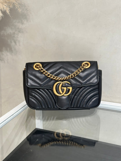GUCCI Marmont Matelasse斜背包 - 22迷你黑金