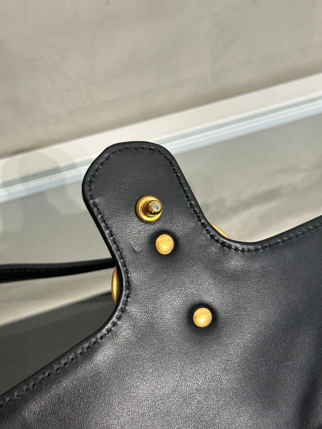 GUCCI Marmont Matelasse斜背包 - 22迷你黑金