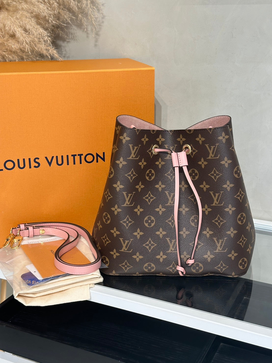 LOUIS VUITTON Neonoe水桶包 - MM粉